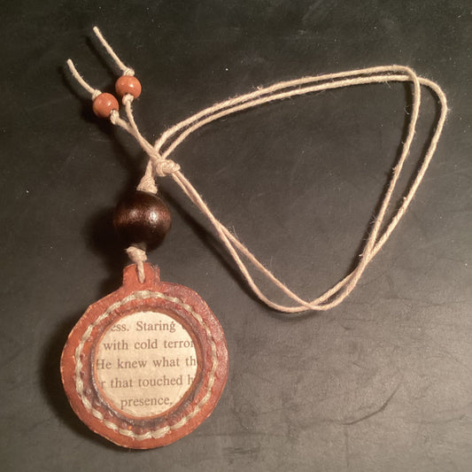 Page Pendant Variant 2